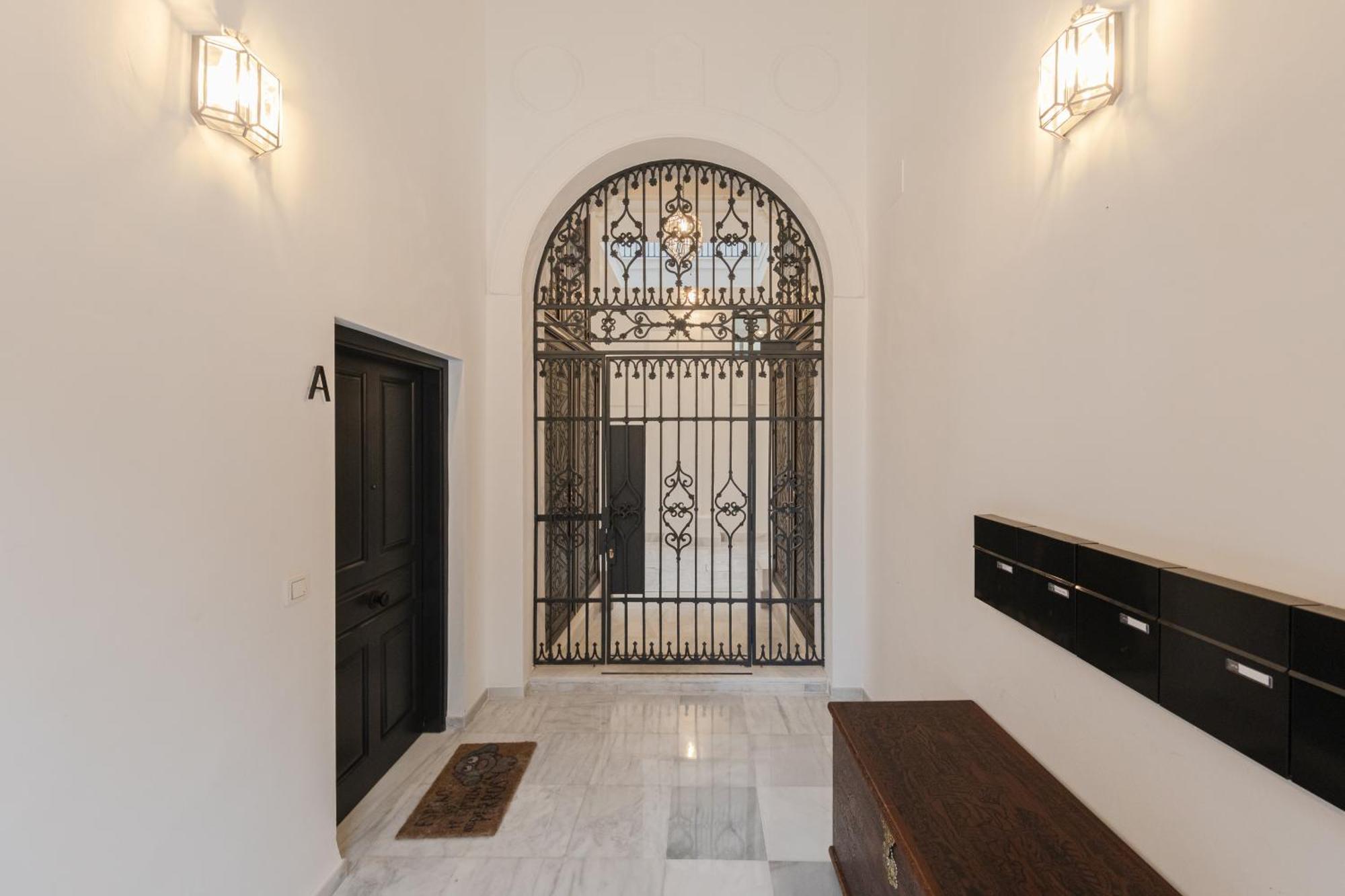 San Luis Downtown & Pool Apartment Seville Exterior photo