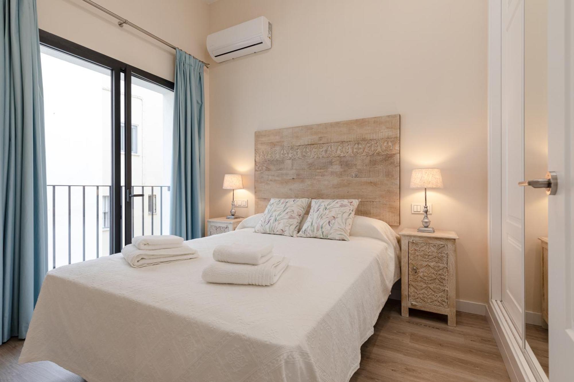 San Luis Downtown & Pool Apartment Seville Exterior photo