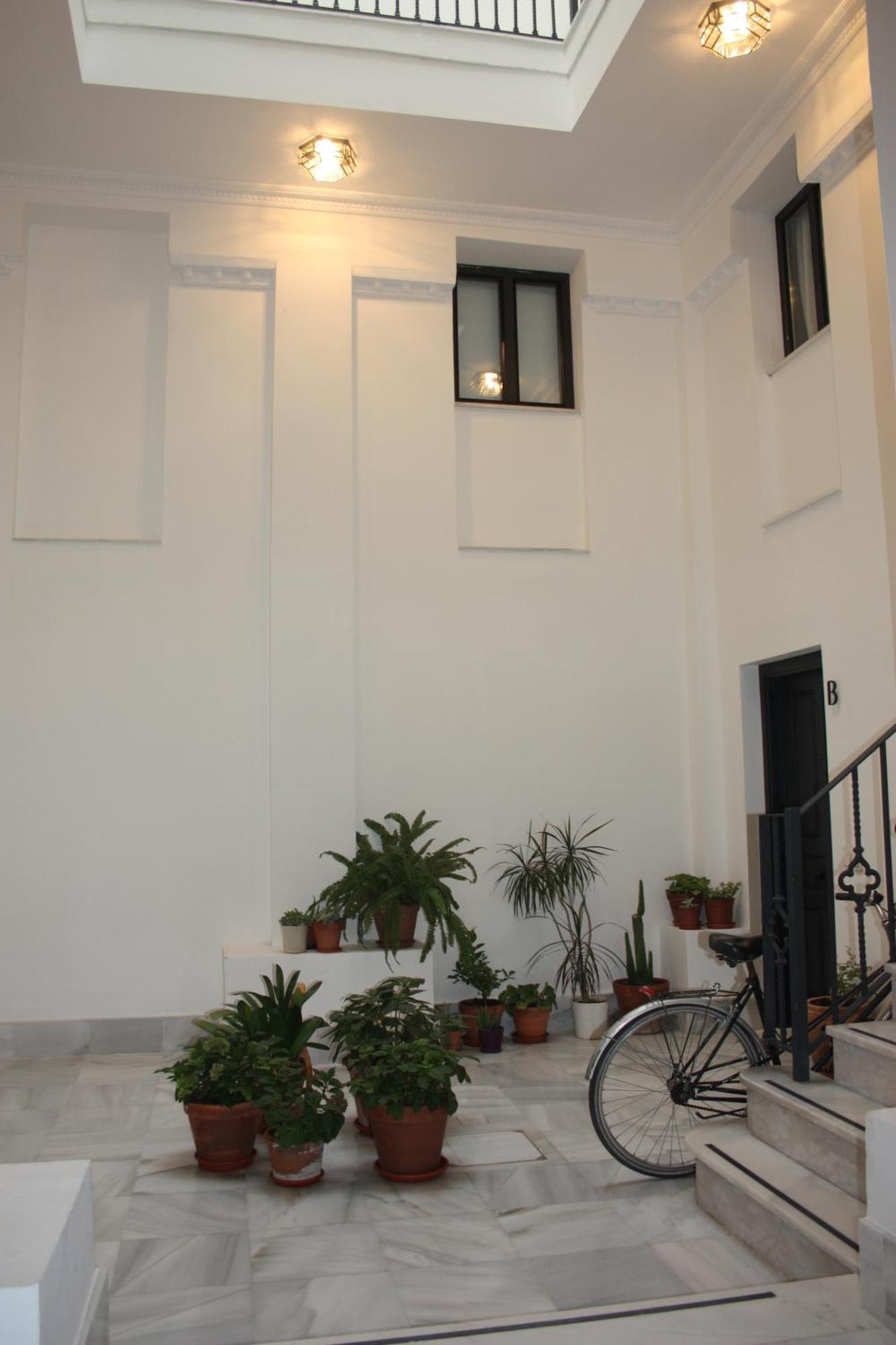 San Luis Downtown & Pool Apartment Seville Exterior photo